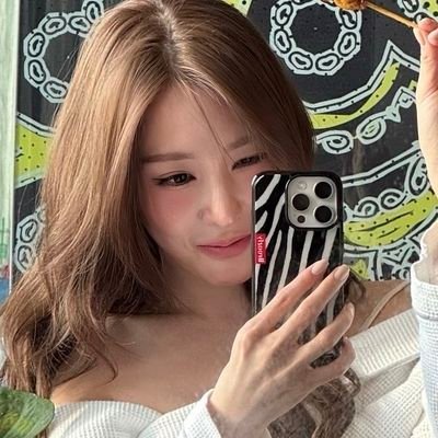 Dlrshnnon's profile picture. @tiffanyyoung:to be afraid is to be doomed before we begin. ｢soshiteenplv ς(ˆᴗˆ.)❀🖤💗