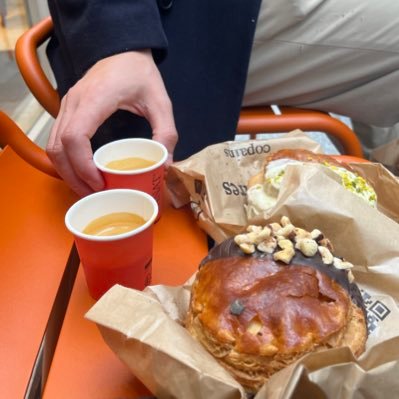 thecrookedtowns's profile picture. art lover, coffee drinker, photo taker