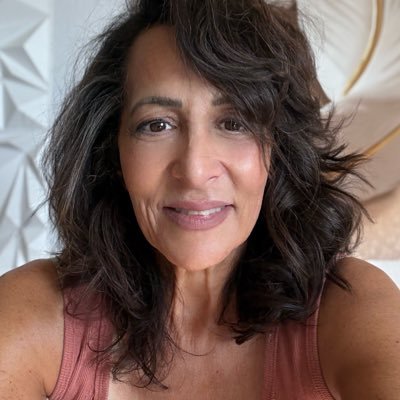 SovereignLisa's profile picture. 🇺🇸 Author, Naturopathic Practitioner in Frequency Medicine & Parasitology, Metaphysician 🌿 4th account