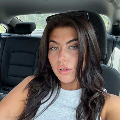 AmberLauppe's profile picture. 🫥Chosen