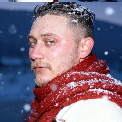 joystickenan's profile picture. Every morning you have two choices; Continue to sleep with your dreams or wake up and chase them\🍀🎮