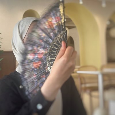 hallederum's profile picture. 