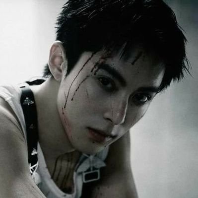 Dylanwamg's profile picture. 「𝐔𝐧𝐫𝐞𝐚𝐥°98」𝘖𝘳𝘢𝘯𝘨𝘯𝘺𝘢 𝘵𝘦𝘳𝘵𝘶𝘵𝘶𝘱, 𝘵𝘦𝘳𝘣𝘶𝘬𝘢 𝘴𝘢𝘢𝘵 𝘮𝘢𝘯𝘥𝘪 𝘴𝘢𝘫𝘢 𖣓 Wang Hedi. 声 ✶ 光 • MARVOS • Maddog • SSQ.