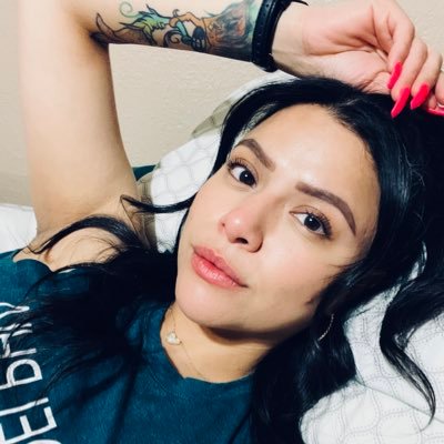 Anatuesday's profile picture. Sports are my favorite reality show. Los deportes son mi reality show favorito 👻 Ana_Tuesday