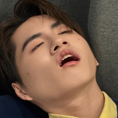 miiwmiiu's profile picture. ไม่รู้ ลองคิดดู ชมพูฟ้าดิวะ