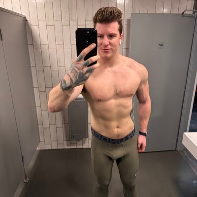 CzechboyW54322's profile picture. 🔞 European Adult Content Creator, I have 20x7cm cock (8inch) 🍆  46 feet size (12 US)🦶🏼 97kg, 190cm. Top, Daddy, Dominant, Master, Twink vibes, Kinky Bi😈 🔥