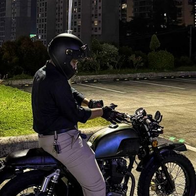 ronehboye's profile picture. I've got places to be.