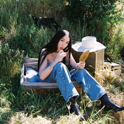 ultramarine_177's profile picture. MIDZY/REVELUV/BLINK/ONCE
