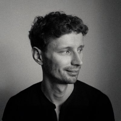 z_x's profile picture. 