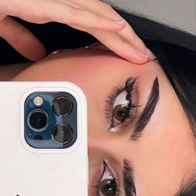 AshilaaLiia's profile picture. لا تلوم الريح وأحبابك ورق .