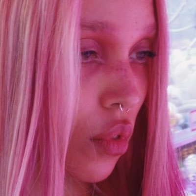 ealiaen's profile picture. just a banished girl