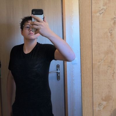 Axel_leclercq08's profile picture. 17 ans
Lycée Arthur Rimbaud de Sin Le Noble
📍Douai