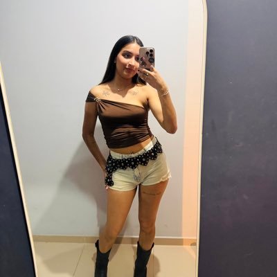 ___nairqu1roz's profile picture. ♉. colon, cumbia y porron❤️🖤⭐