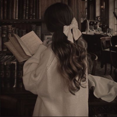 Mun4405's profile picture. ما أبعد السماء .. وما أقرب الله