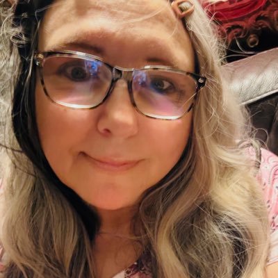 justusnewsx's profile picture. Bee 🐝you but better