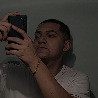 talvezumkako's profile picture. um pouco do outro lado...