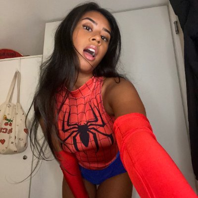 kariinagamer's profile picture. your fav gamer british girl 🎮