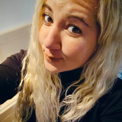 Davinona's profile picture. Mama de un 💙.. CANARIONA.. Mi locura es sagrada, no la toquen.. enamorada del mar y disfrutona de lo simple...