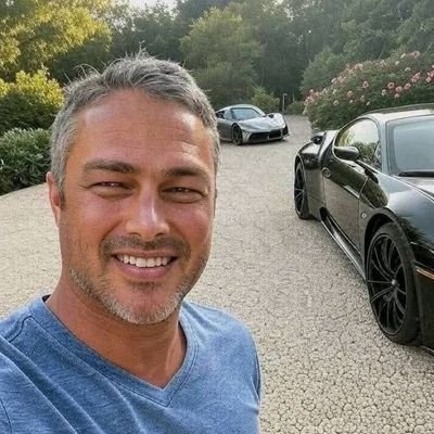 7aylorkinney's profile picture. 