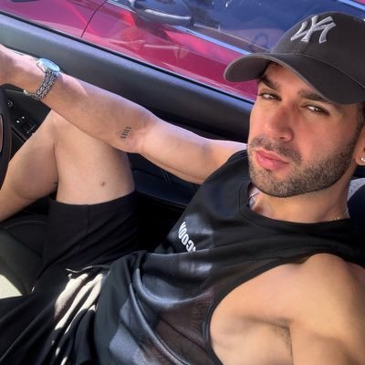 YagnierG85021's profile picture. 