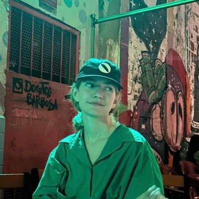 _07evelyn's profile picture. nadaaa