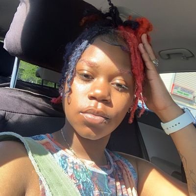 Charlono1's profile picture. 