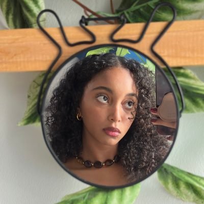 SereiaVivis's profile picture. Por aqui é só exposição desnecessária mesmo