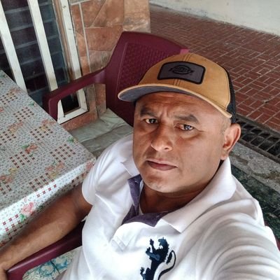 manuelruiz0's profile picture. La vida. no es para llevar es para comer aqui🇭🇳🇭🇳🇭🇳