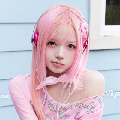 mokaedes's profile picture. nobody knows i talked mokaede into existence