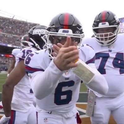 kickrocksEmbiid's profile picture. Diehard Giants fan | Knicks fake fan | #NYGiants | FF ball knower 🏈