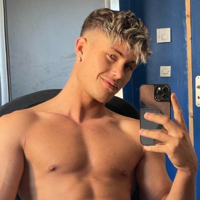 KMHaas70's profile picture. Click here 👇🏻