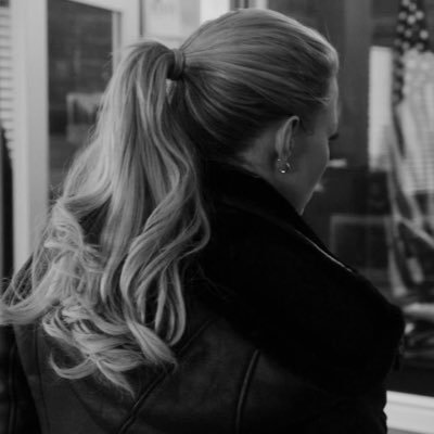 moonstruckswans's profile picture. above average interested in television