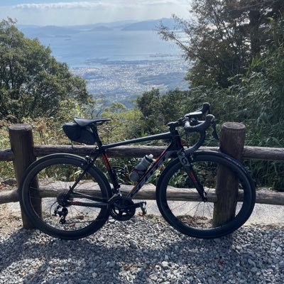 Ima_S20's profile picture. コロナ禍でギター練習再開し始め、歌うのも好きなので弾き語りを投稿してます。主に女性カバーが多いです。 YouTubeにも弾き語りのフルをあげてるので観に来てもらえると嬉しいです🎵 他にロードバイクも趣味です！ ELT、ZARD、SARDUNDERGROUND、山本彩、初音、うららさんが好きです。