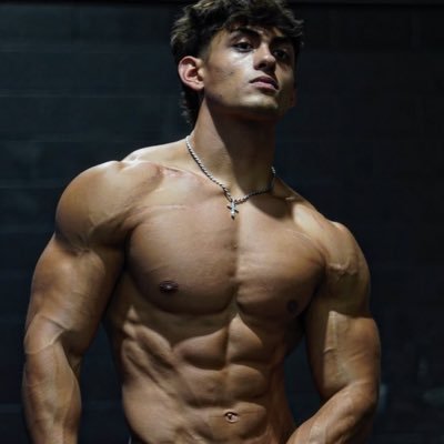 chrisbeswol's profile picture. all glory to god / fitness trainer
