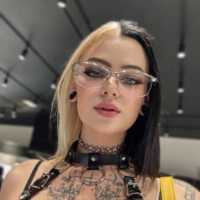 gooning_90's profile picture. 