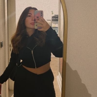 dilaaykaplan's profile picture. Just respect 🐼