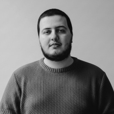 hkakayya's profile picture. yayınevi emekçisi /
küçürek öyküyü yayına hazırlıyor