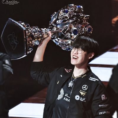 ialuvy's profile picture. just a girl in love w everything and nothing at the same time