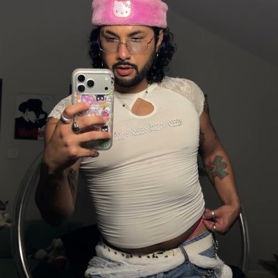 SenorBoochie's profile picture. fuego en las manos ternura en los ojos