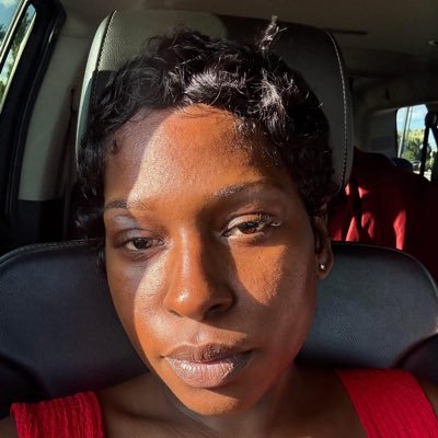 xoxosona_'s profile picture. I’m just here to talk to myself 😅😚 insta: _xosona💛