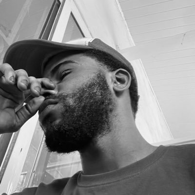 Uncle_nie's profile picture. dwene wo ho (think about yourself) BIG FAN OF :| @STONEBWOY & @kwekusmoke_  ||CHELSESEA|| 🟦