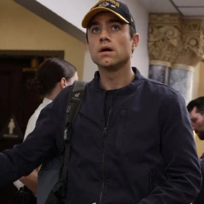 grainyfisheye's profile picture. 🏳️‍🌈🏳️‍⚧️|| sitcoms, superheroes & skateboarding. #PittTwt