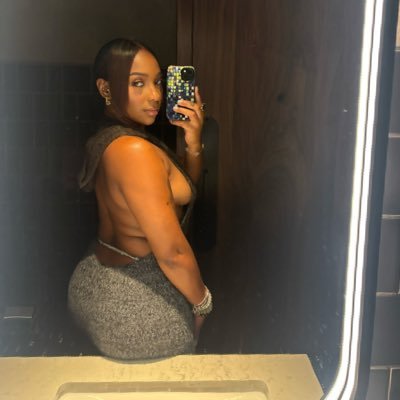 thatneens's profile picture. canned oysters with hot sauce and spicy doritos