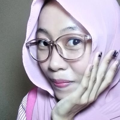 aini_naa99's profile picture. talk about everything like selfcare,beauty,fashion, etc. 
and also can be kpop team vote.
DM for busines inquires
-4&☀️🐝☘-