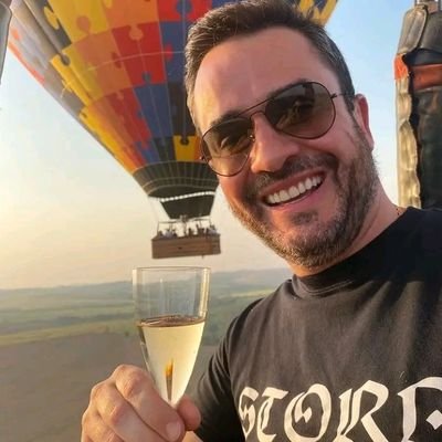 DavidThomp13469's profile picture. Orthopedic Surgeon | Bone & Joint Specialist
💪 Restoring mobility, relieving pain.. ⚕️ Helping people move better every day