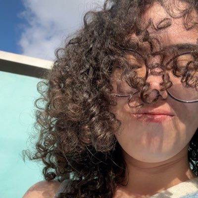 thelastofcamis's profile picture. veterinária plantonista as vezes gaymer e mãe de planta ausente