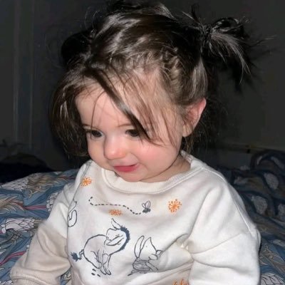 azharzhoraa's profile picture. Medical student💕 .Don’t wish for it , Work for it 💜👩🏼‍⚕️🩺