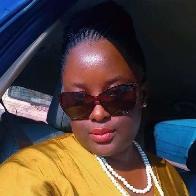 YolandaEnams's profile picture. Diplômée de l'ESSEC, gestion Marketing 
🇨🇲                                                                      
Membre de l'association @generationcm