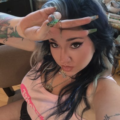 angelineissatan's profile picture. livin in a little hell.