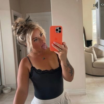 zonamae223's profile picture. 